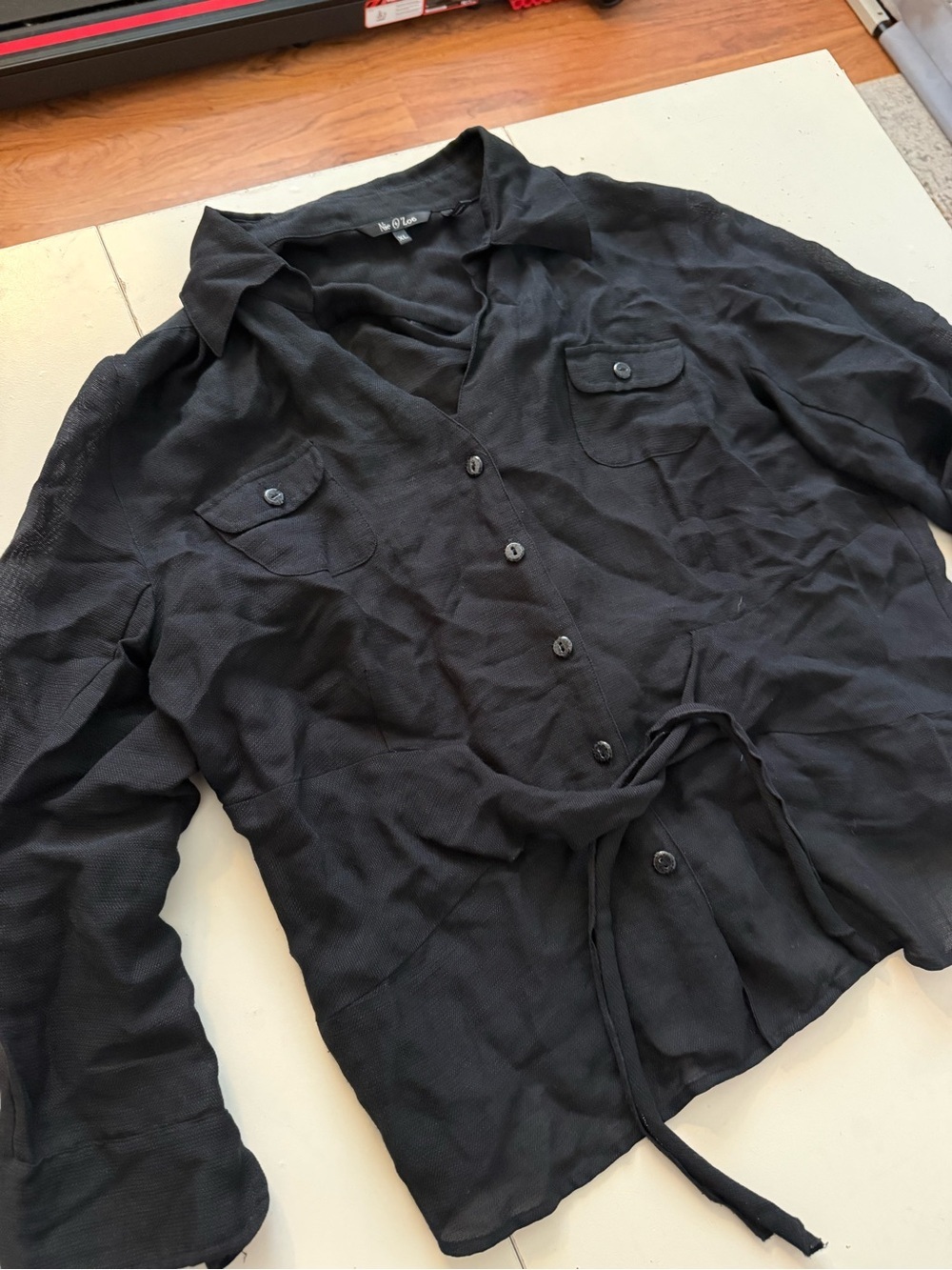 Nic+Zoe Black Silk Linen Tie-Waist Blouse Button-Down Shirt Quite Luxury Classic - Picture 4 of 8